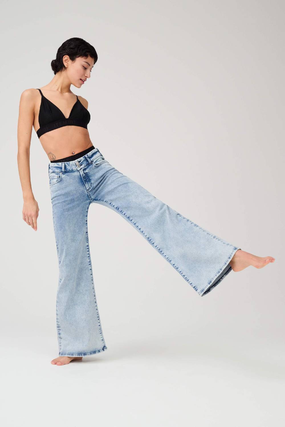 Item M6 Wide Legged High Rise Denim Clearance-Verkauf