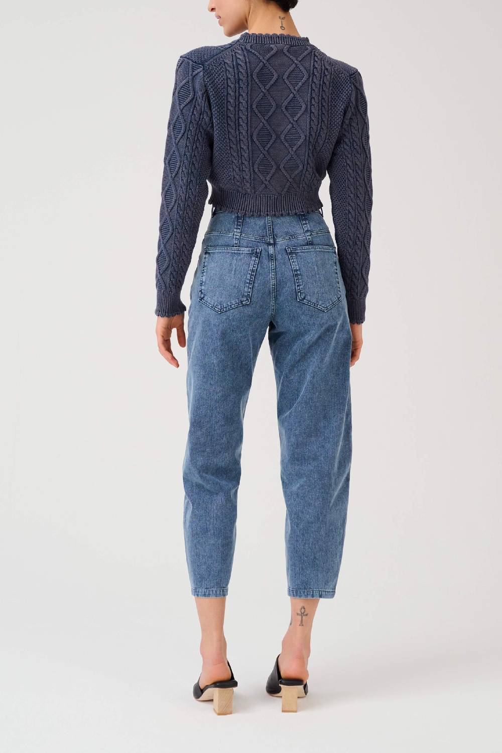 Item M6 Relaxed Denim High Rise Pants Begrenzt auf 3 Tage