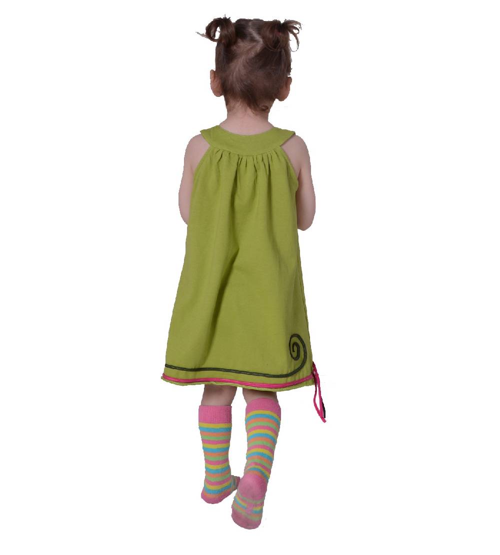 Kunst Und Magie Luftiges Sommerkinderkleid Elfenmotiv mit aufwendiger Stickborte Hippie im Angebot