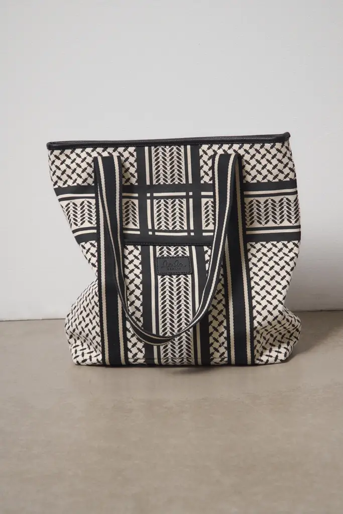 Lala Berlin Tote Carmela 2.0 canvas heritage stripe black Bis zu 60% Rabatt
