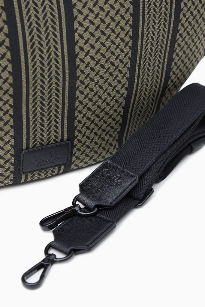 Lala Berlin Crossbody Milora canvas olive/black Nur noch ein Tag übrig
