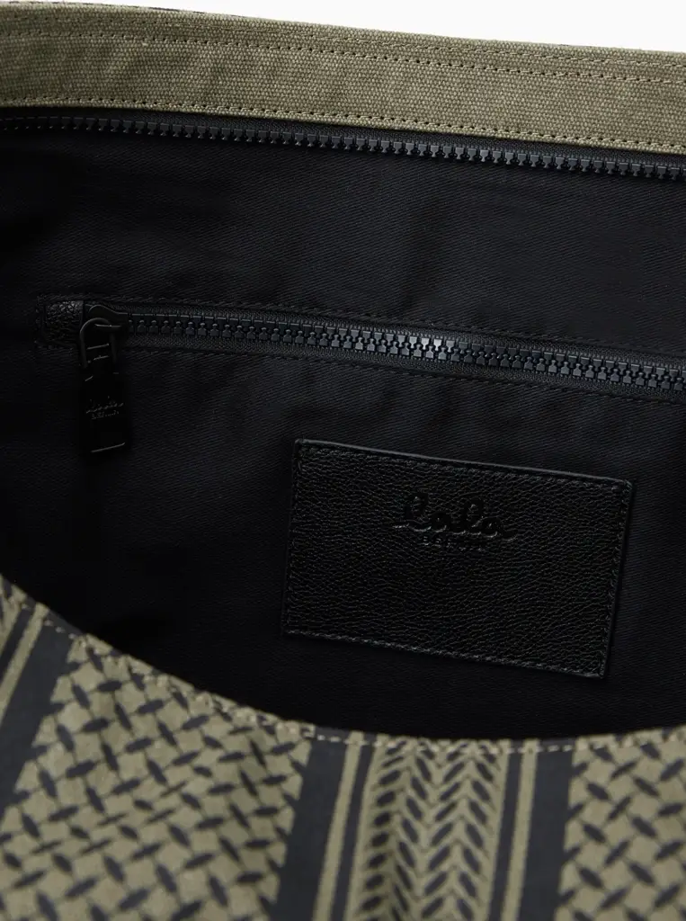 Lala Berlin Crossbody Milora canvas olive/black Nur noch ein Tag übrig