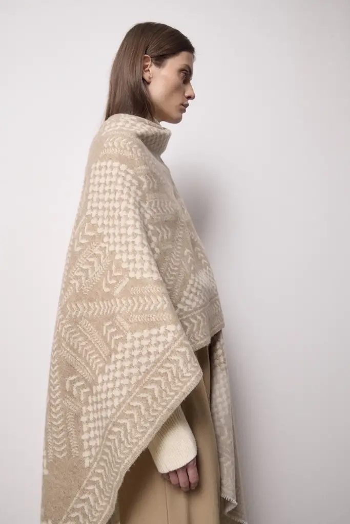 Lala Berlin Poncho Pineo wool mix heritage star sand Räumungsverkauf