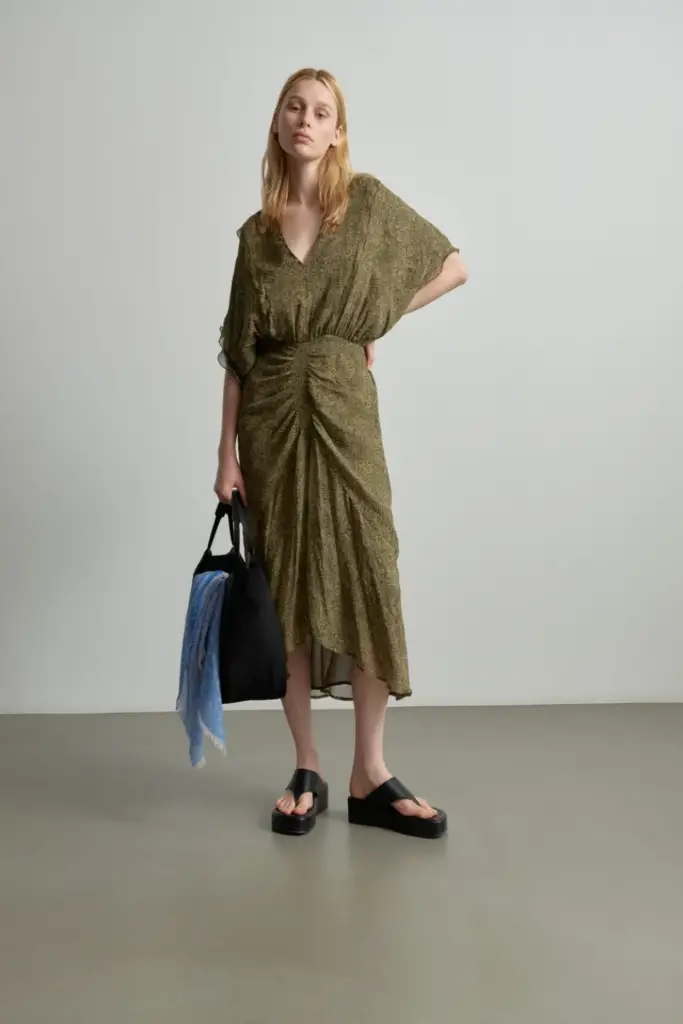 Lala Berlin Dress Dilyana viscose maze garden Neueste Stile