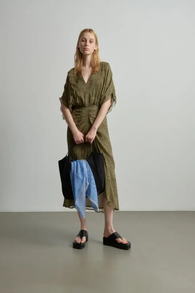Lala Berlin Dress Dilyana viscose maze garden Neueste Stile