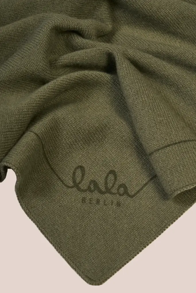 Lala Berlin Triangle Solid XS cashmere leaf Räumungsverkauf