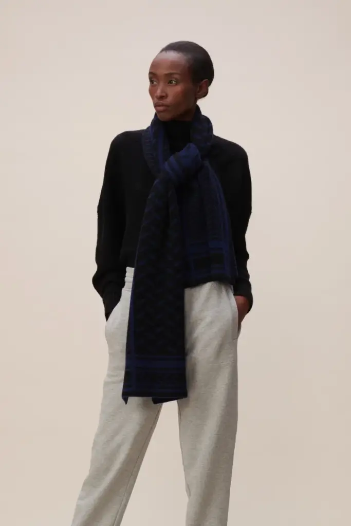 Lala Berlin Scarf Chuck cashmere dark blue Kostenlose Rückgabe