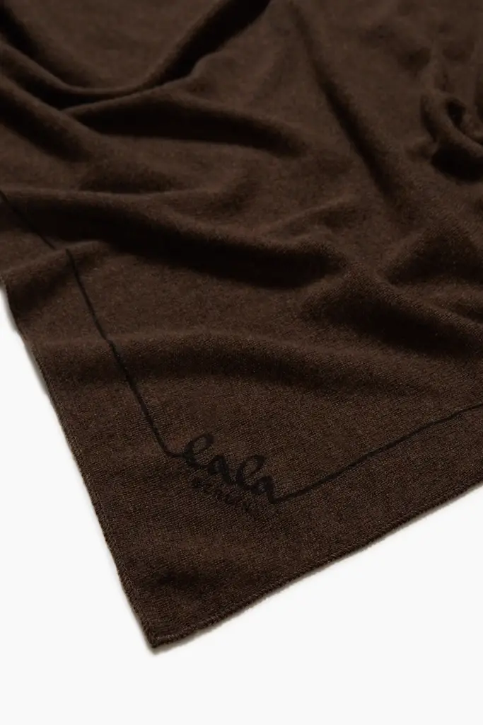 Lala Berlin Triangle Solid M cashmere scricciolo Super Rabatt