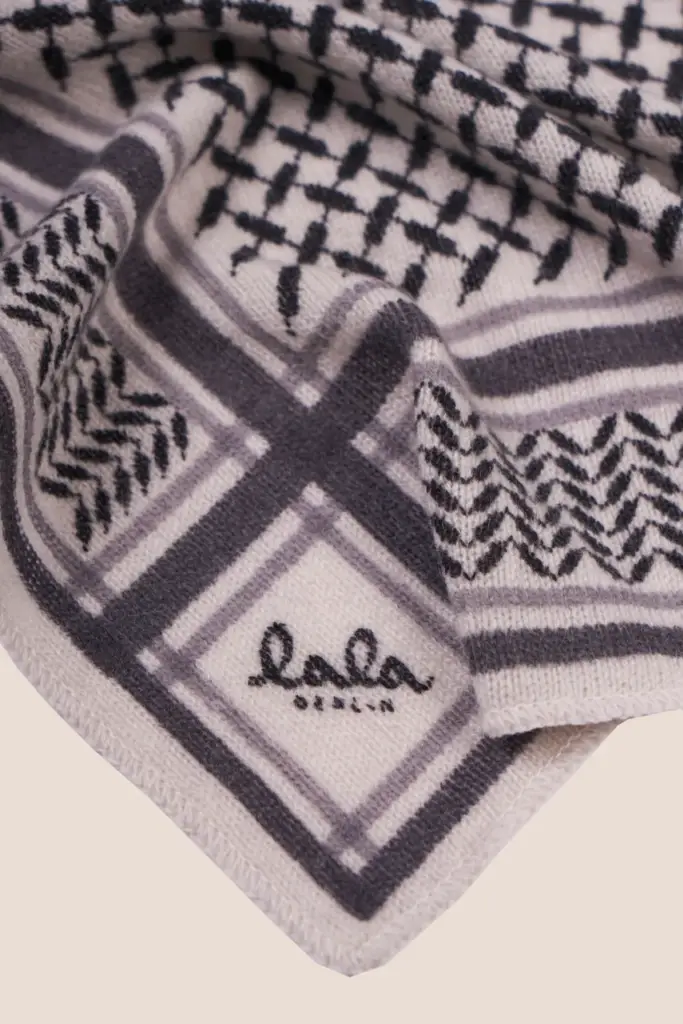 Lala Berlin Triangle Trinity Classic XS cashmere alabastro off white Speichern exportieren