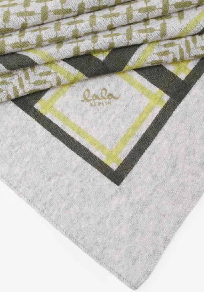 Lala Berlin Triangle Trinity cashmere cream/olive Outlet