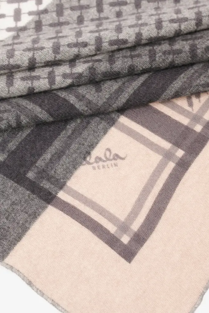 Lala Berlin Triangle Trinity Classic Light M cashmere multicolor stripes classic Fabrik Onlineshop