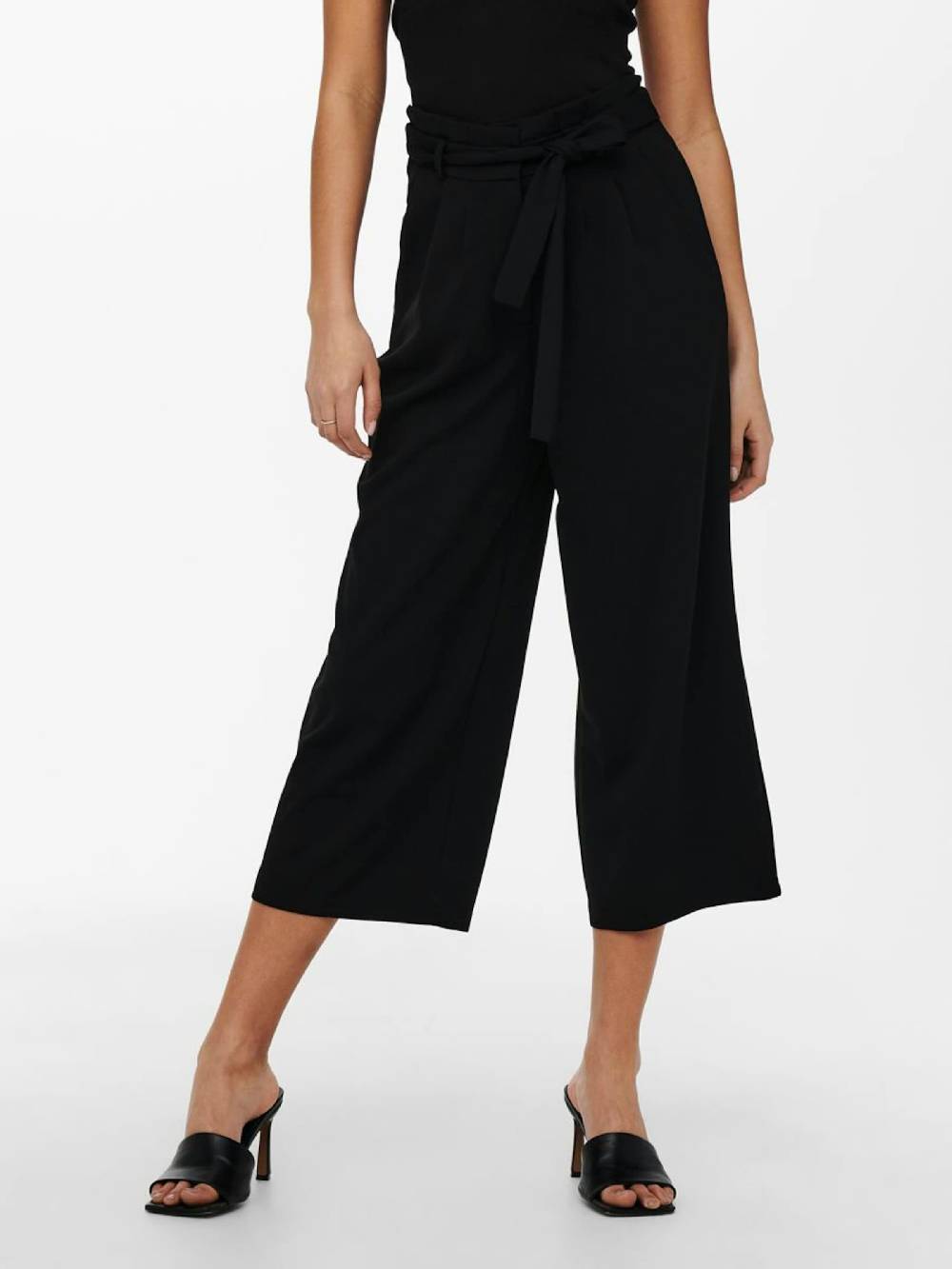 JDY Wide leg Pleat-Front Pants in Black im Angebot