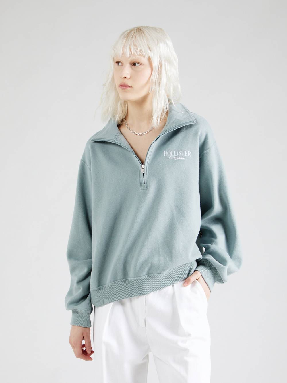 HOLLISTER Sweatshirt in Light Blue Heißer Verkauf