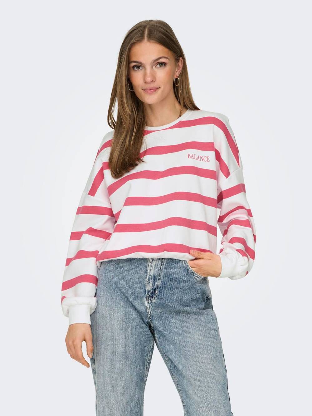 ONLY Sweatshirt 'ASHLEY' in White Top Angebot