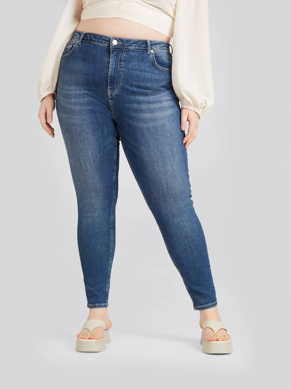CITA MAASS co-created by ABOUT YOU Slim fit Jeans 'Juliana' in Blue Denim Preisnachlass