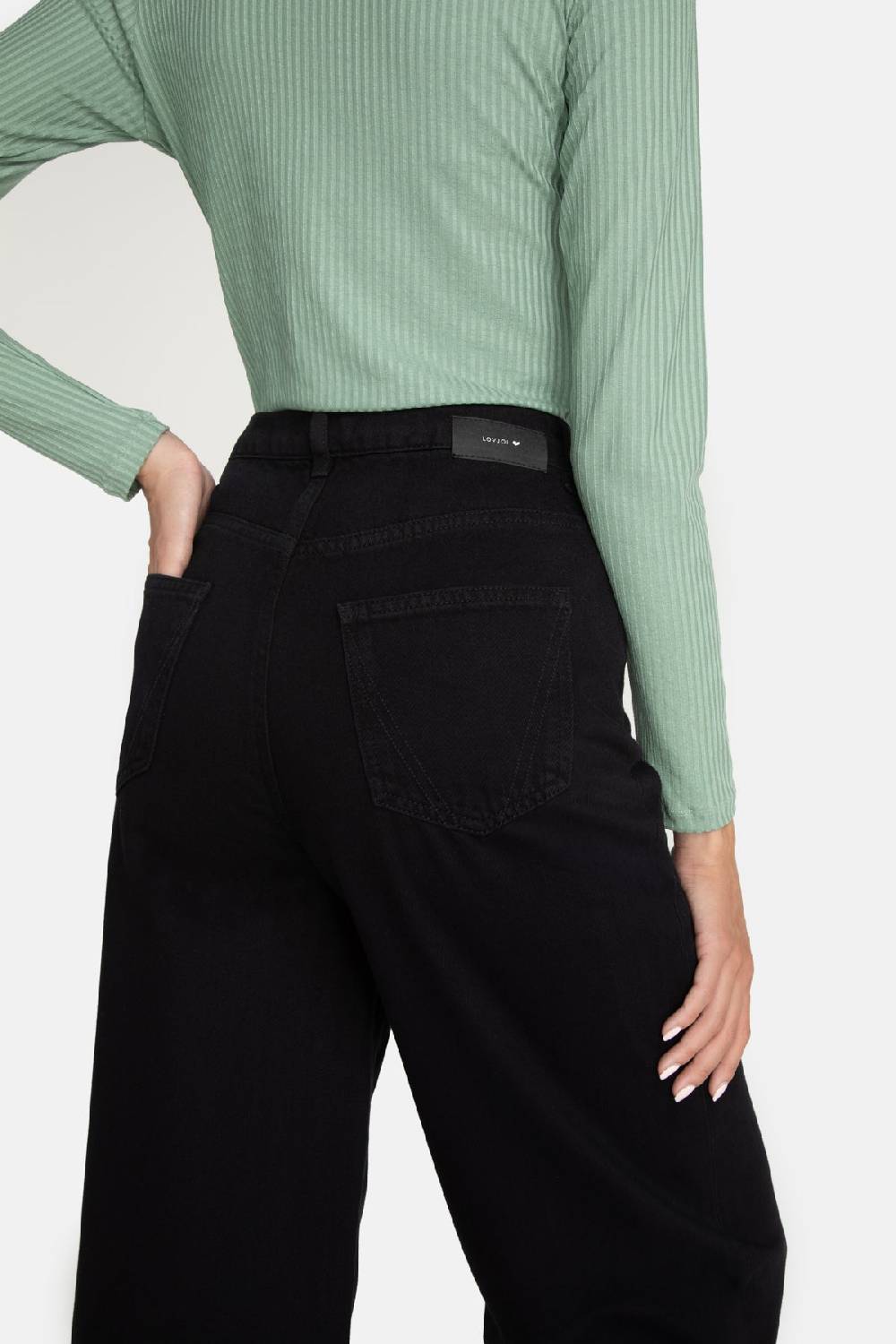 Lovjoi Wide Cropped Jeans BARLERIA Black Overdyed Top Angebot