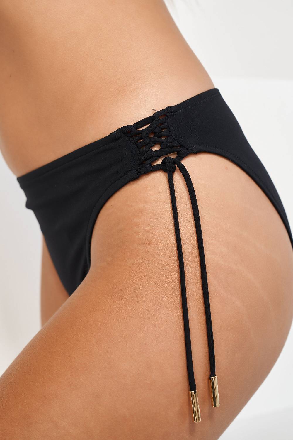 Maryan Mehlhorn TIE-SIDE BOTTOMS Nur noch ein Tag übrig