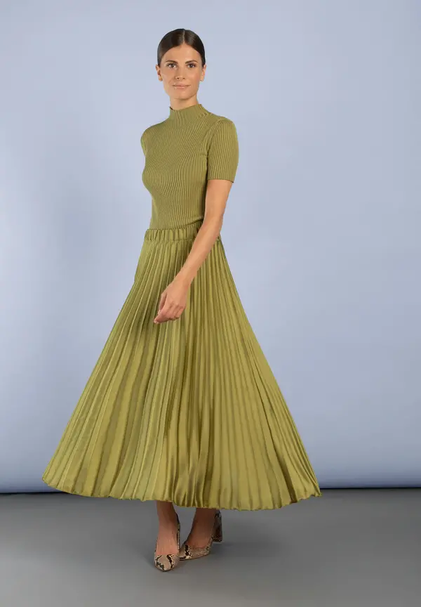 More & More Satin Plisséerock, soft moss green Tiefpreis