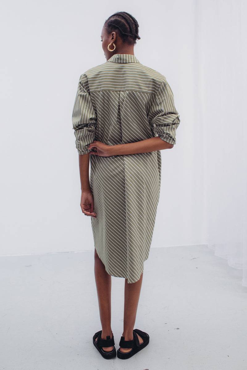Mykke Hofmann Bio-Baumwoll-Popeline-Kleid Keila in Salbei-grün Auslauf