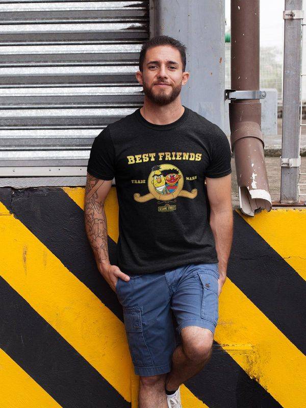 Nastrovje Potsdam Sesamstrasse Ernie & Bert Best Friends Herren T-Shirt schwarz 50% Rabatt mit kostenlosem Versand