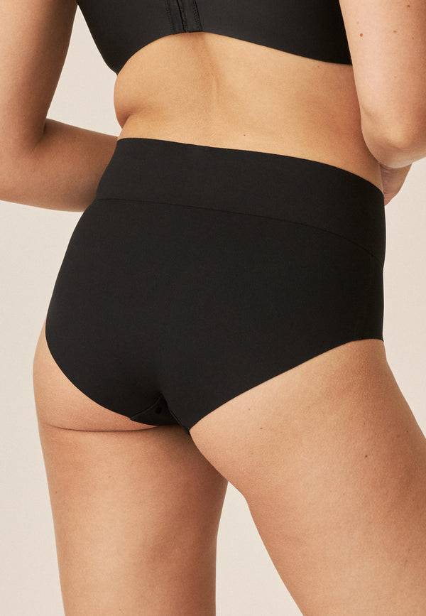 Naturana High Waist Slip mit leichtem Shape-Effekt - Schwarz Auslauf
