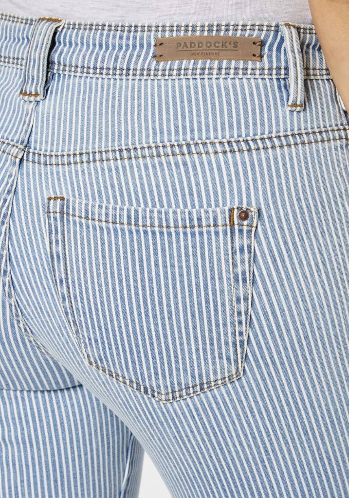 Paddocks LUCY Bermuda schmale Passform - light blue striped Kostenlose Rückgabe