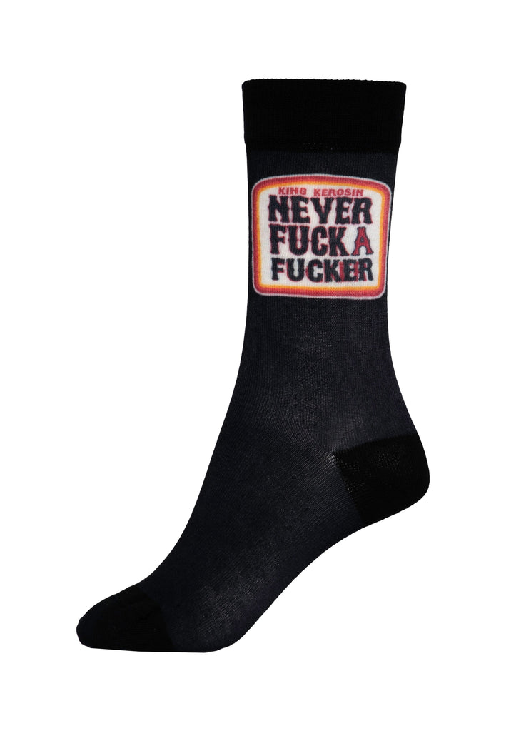 Queen Kerosin Socken «Never Fuck a Fucker» Nur noch ein Tag übrig
