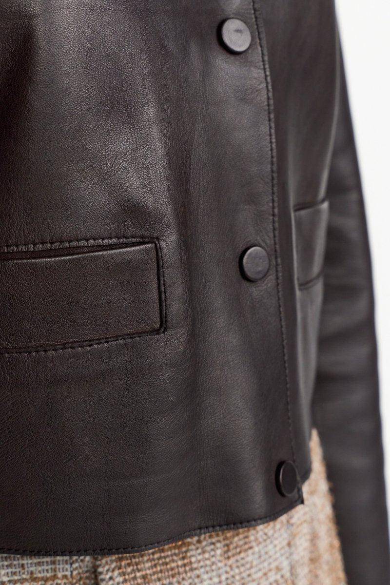 Eich & Royal Kurze Lederjacke mit Druckknöpfen Riesige Rabatte