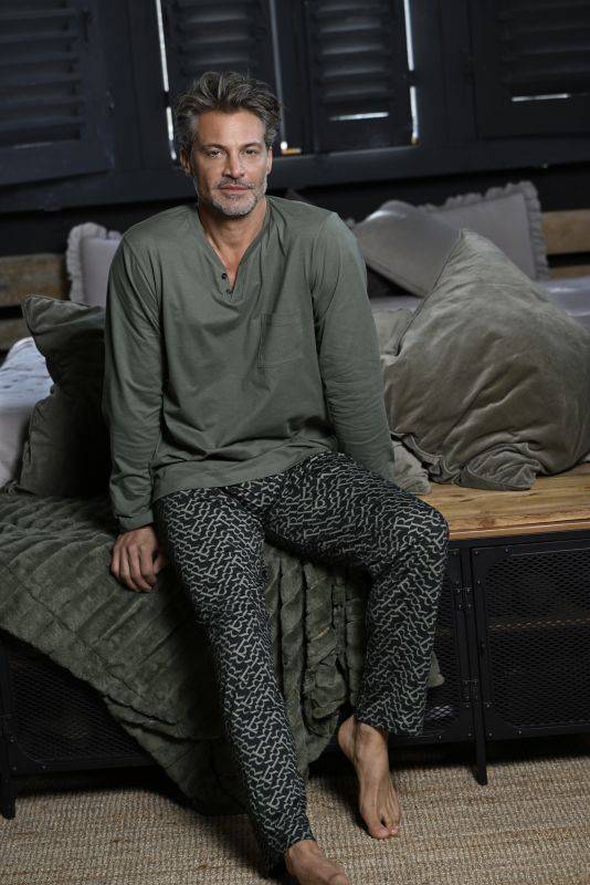 Ringella Pyjama mit V-Ausschnitt Bestseller