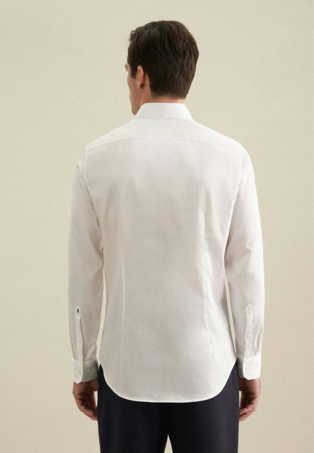 Seidensticker Bügelleichtes Satin Business Hemd in Shaped mit Kentkragen und extra langem Arm 50% Rabatt für begrenzte Zeit