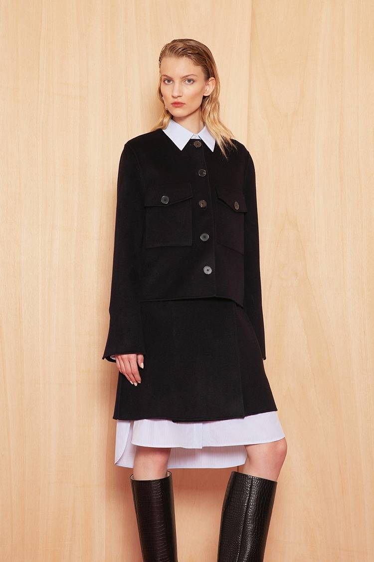 Sly 010 Tailliertes Kleid aus Doubleface Discount Store für neue Produkte