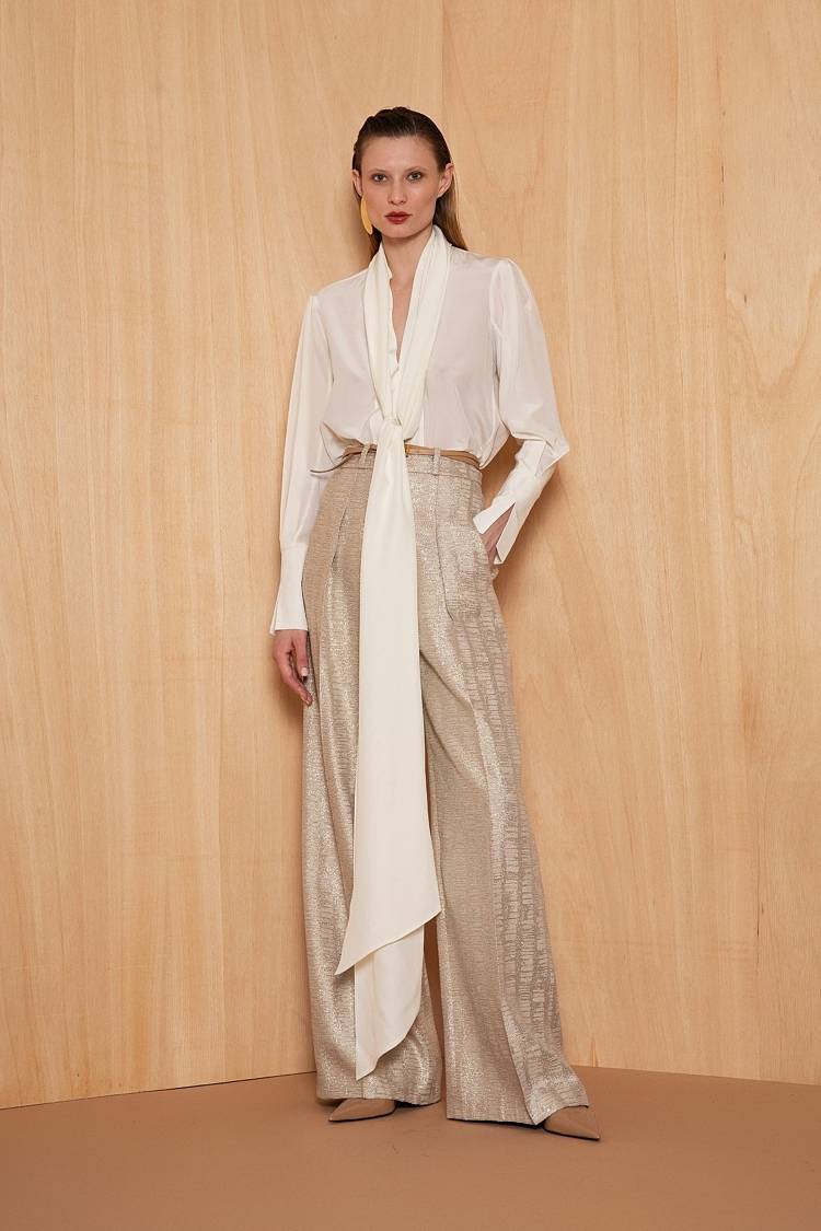 Sly 010 Lockere Seidenbluse mit Schluppe Vatertagsangebot