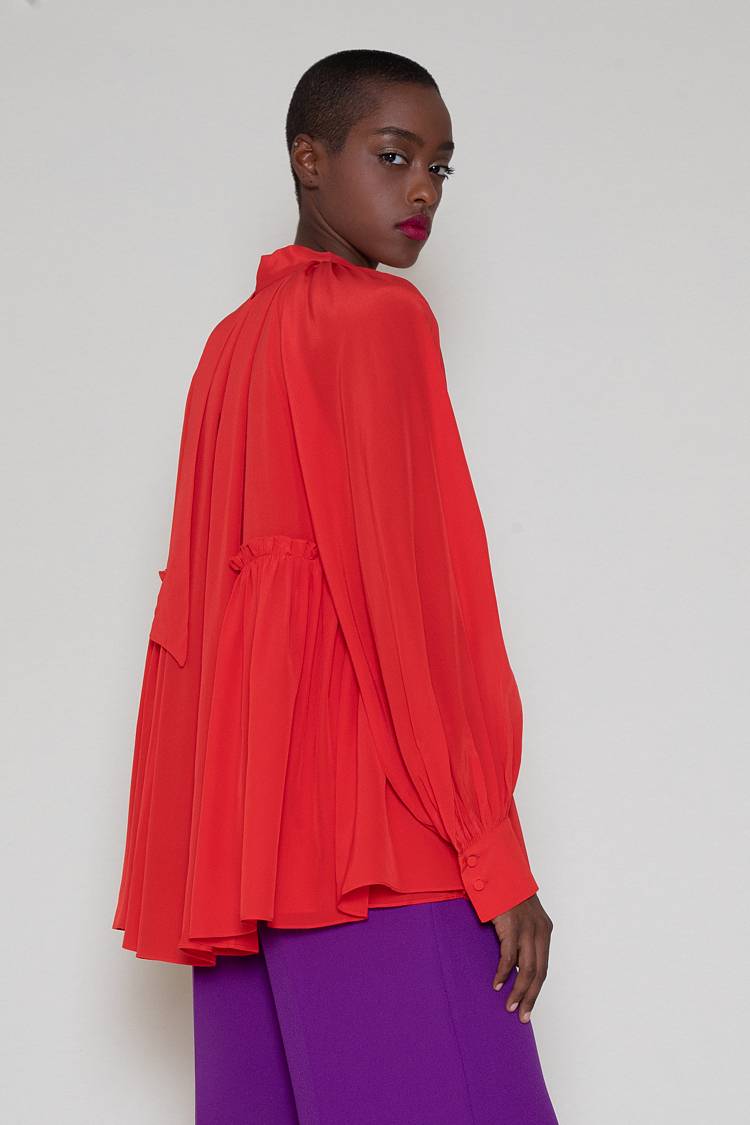 Sly 010 Seidenbluse mit Schluppe Speichern exportieren